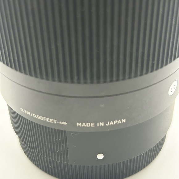 Sigma 30mm Camera Lens - Picture 3 of 8